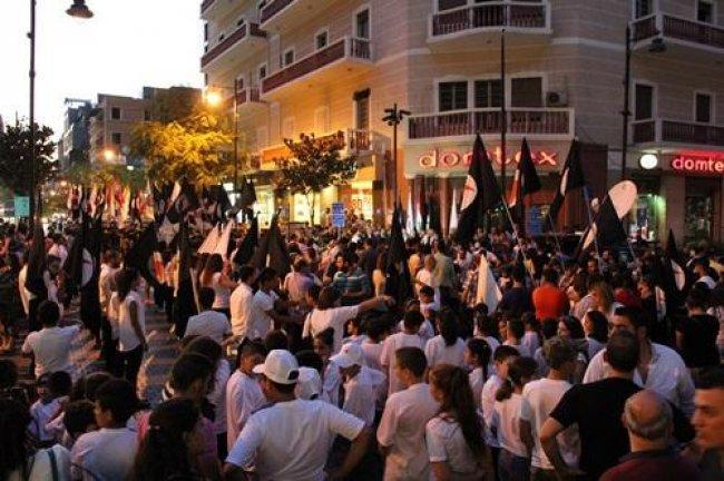 احتفالات فلسطينيين في بيروت / المنتصف