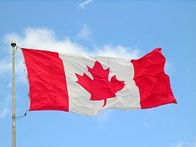 علم كندا /المنتصف