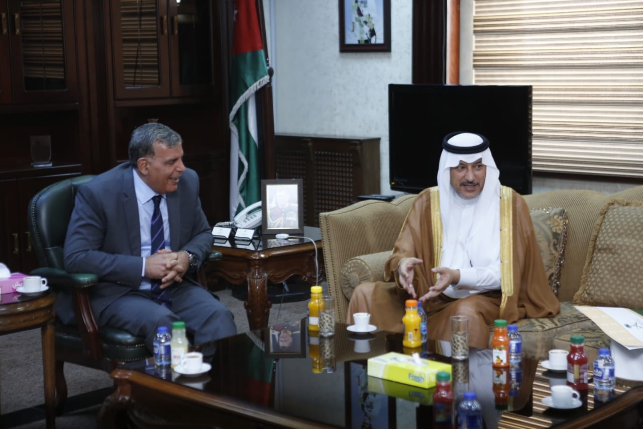 الأمير خالد الفيصل يلتقي وزير الصحة الاردني