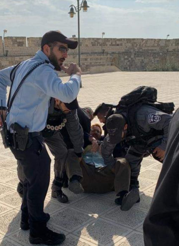 الشرطة الإسرائيلية-المنتصف