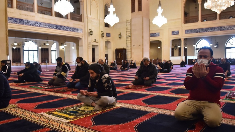 الصلاة في المساجد -المنتصف