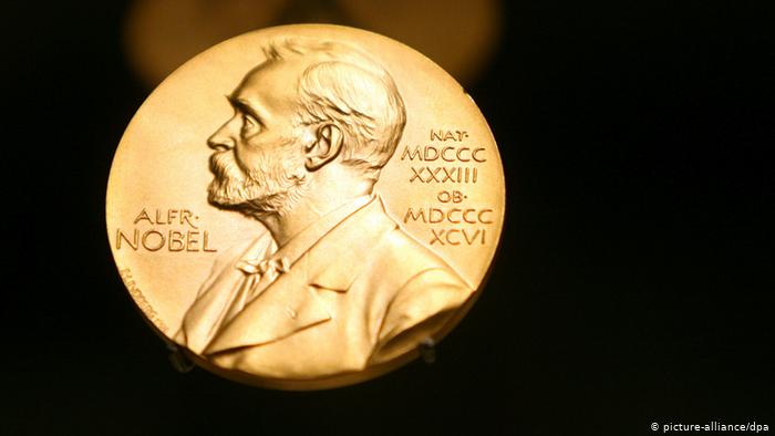 جوائز نوبل -المنتصف
