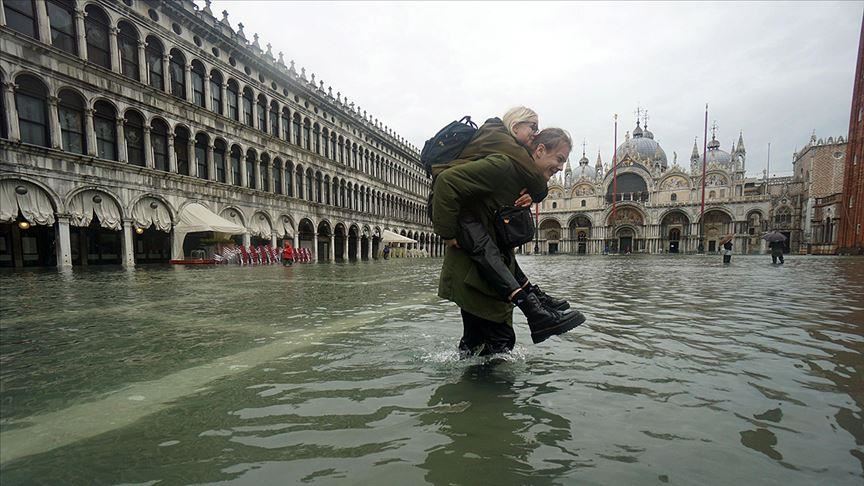 ايطاليا فيضانات -المنتصف