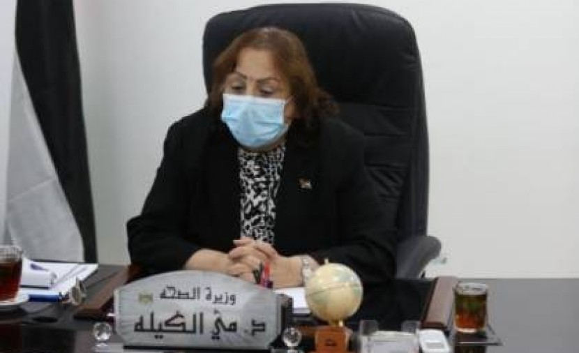 وزيرة الصحة الفلسطينية الدكتورة مي الكيلة-المنتصف