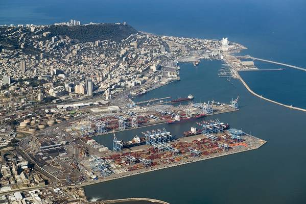 ميناء حيفا -المنتصف