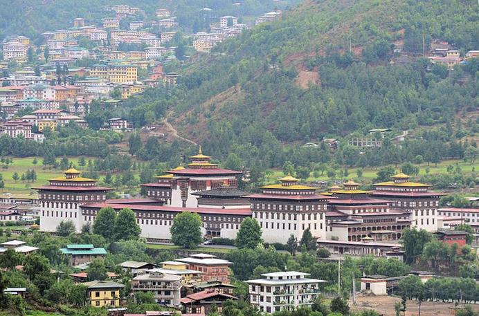 مملكة بوتان -المنتصف