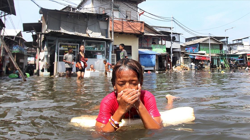 فيضانات اندونيسيا - المنتصف