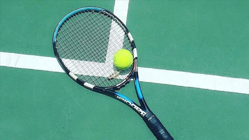 رياضة التنس -المنتصف