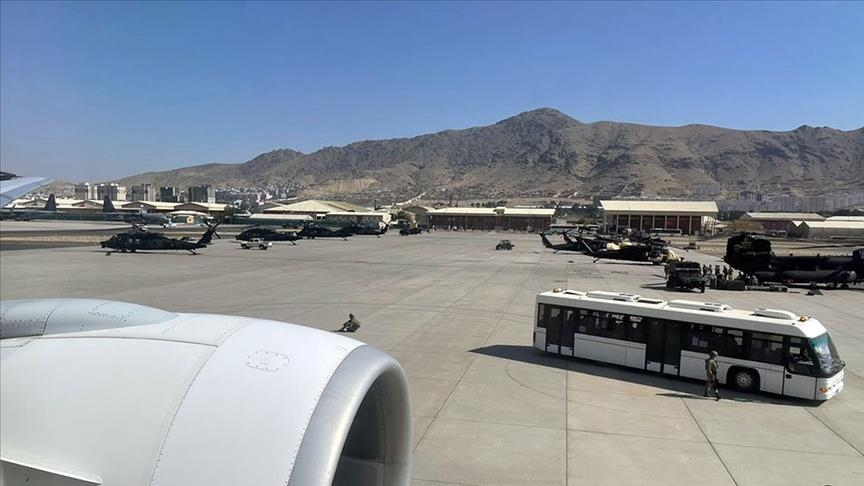 مطار كابول - المنتصف