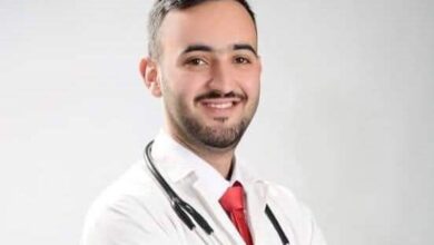 الدكتور حمزة المومني - المنتصف