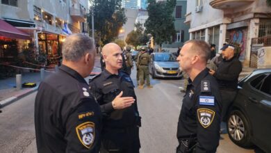 الشرطة الإسرائيلية - المنتصف