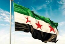 علم سوريا - المنتصف