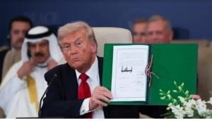 ترامب - المنتصف