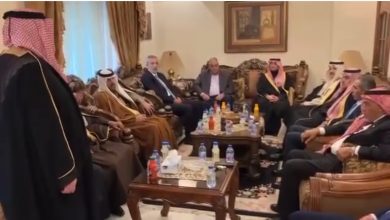 زيارة السفير السعودي لعشائر المومني - المنتصف