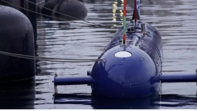 غواصة إسرائيلية - المنتصف