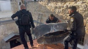 كنيسة القيامة - المنتصف