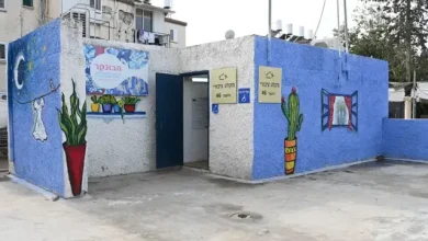 نقص الملاجئ في شمال إسرائيل يثير قلق السكان العرب 4 ملجأ إسرائيلي متنقل - المنتصف