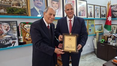 كنعان والشرقاوي يبحثان تنسيق الجهود في رصد الحالة الاقتصادية والتوثيق والإعلام لدعم القدس 5 كنعان والشرقاوي - المنتصف