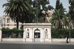 قصر العريس الميت - المنتصف