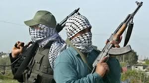 مسلحين أكراد - المنتصف